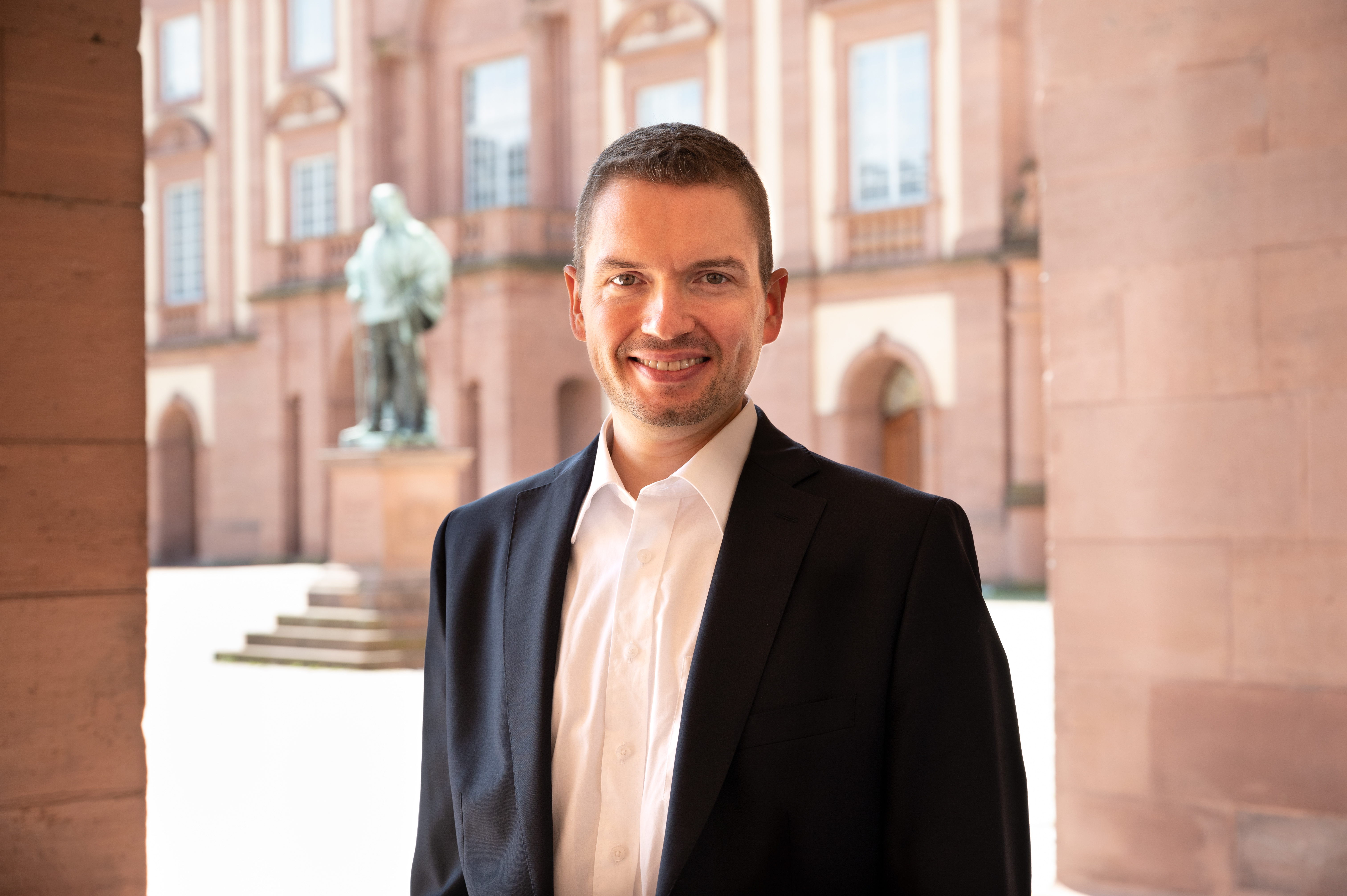 Prof. Dr. Florian Kraus