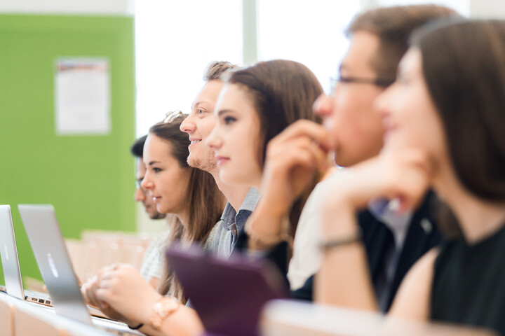 Studierende in Hörsaal