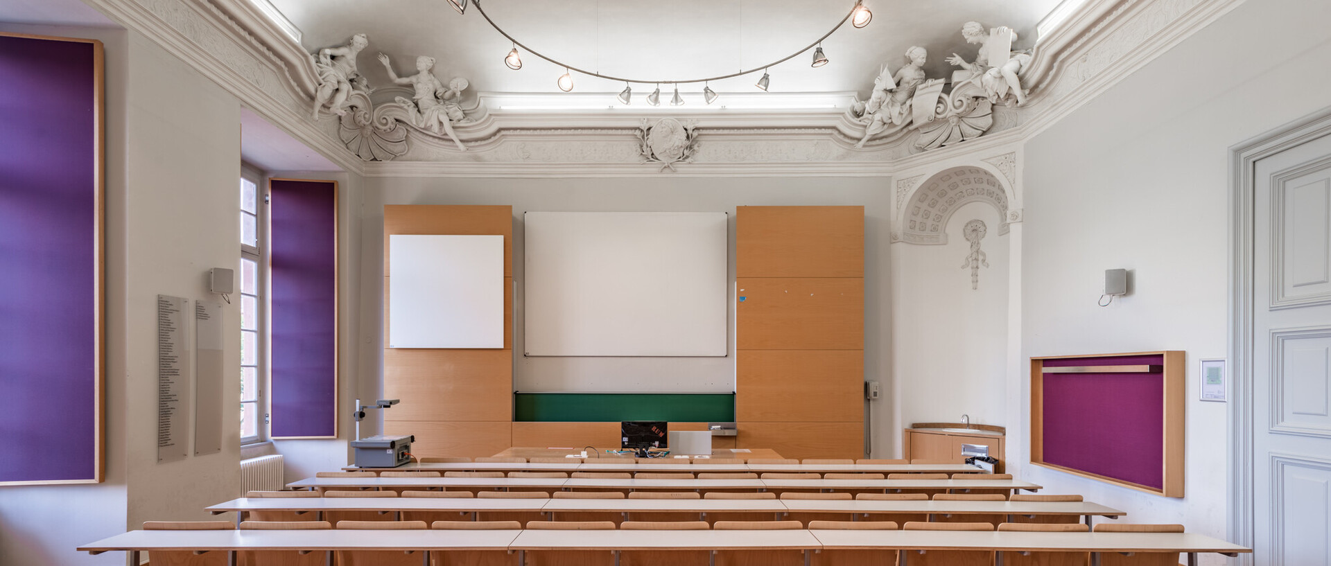leerer Hörsaal