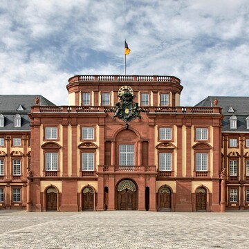 Schloss, Ehrenhof