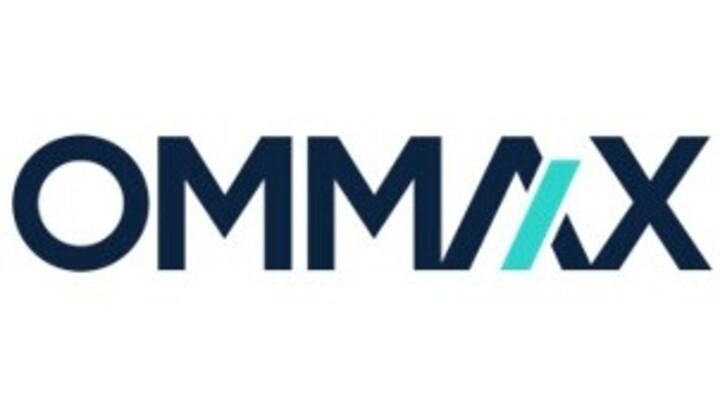 OMMAX Logo: Shchwarze Schrift mit türkisfarbenem Akzent auf weißem Hintergrund