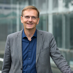 Prof. Dr. Oliver Dickh&auml;user