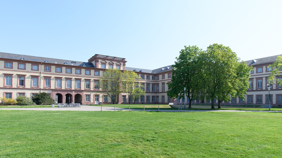 Westflügel des Schlosses der Universität Mannheim.