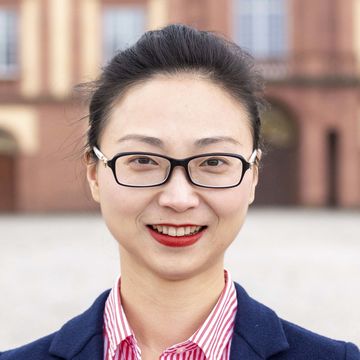 Didi Zhang, Dipl.-Übers.