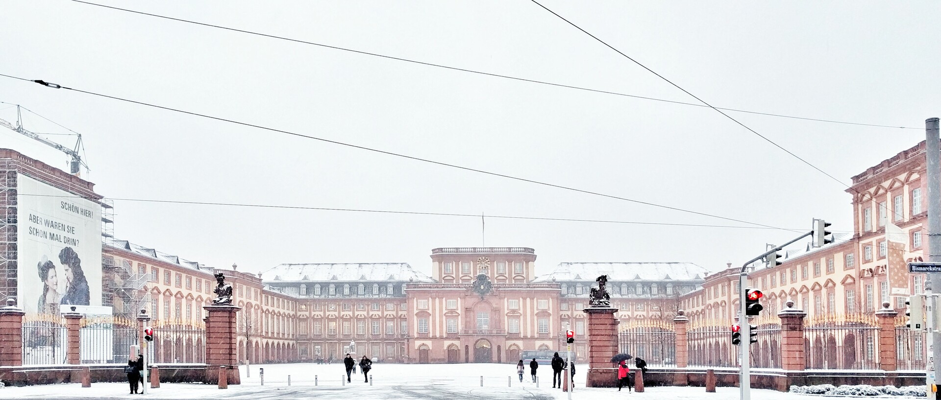Das Mannheimer Schloss im Schnee.