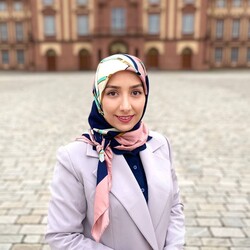 Pardis Sahraei Portraitaufnahme