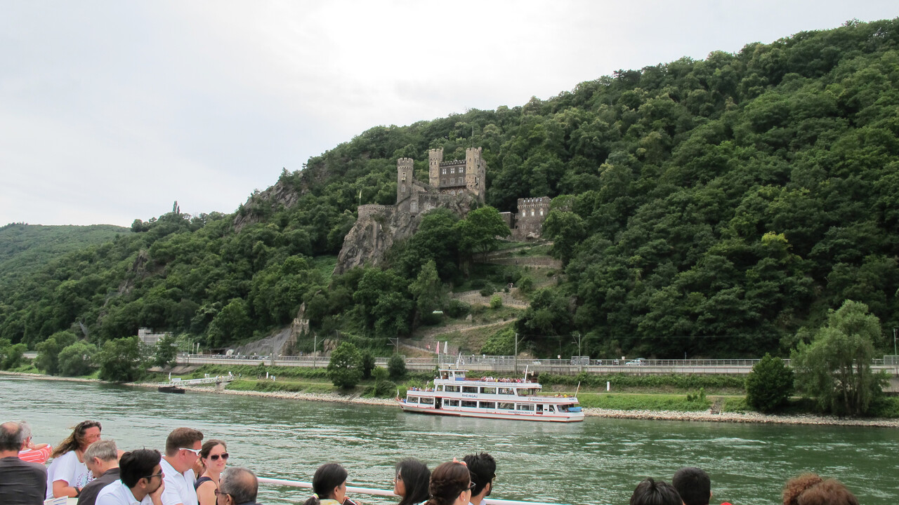 Boot, Fluss, Burg