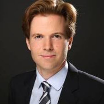 Dr. Erik Fernau