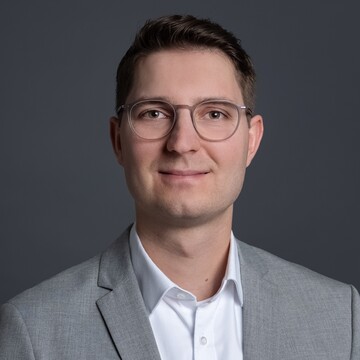 Dr. Luis Oberste