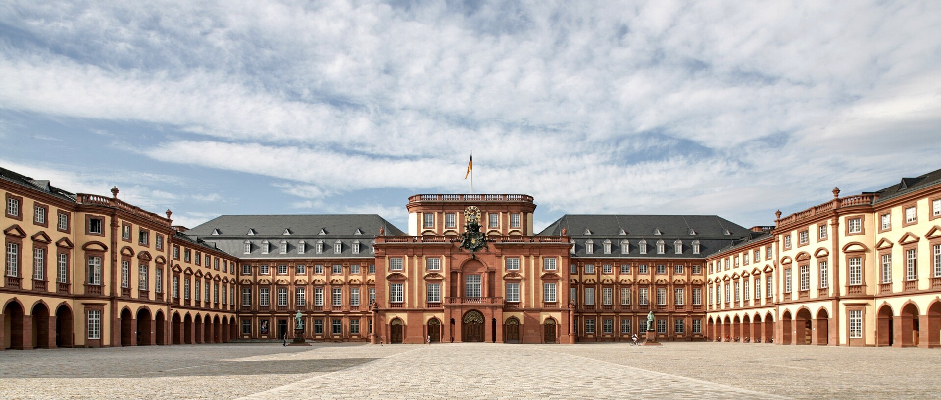 Schloss frontal