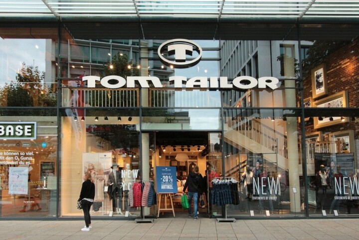 Tom Tailor Geschäft Fassade